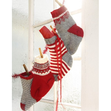 Advents Sokker by DROPS Design - Kalendersokker Julepynt Strikkekit Advents Sokker by DROPS Design - Kalendersokker Julepynt Strikkekit
