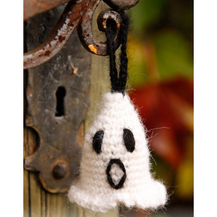 Casper by DROPS Design - Halloween Pynt Hækleopskrift 4 cm Casper by DROPS Design - Halloween Pynt Hækleopskrift 4 cm