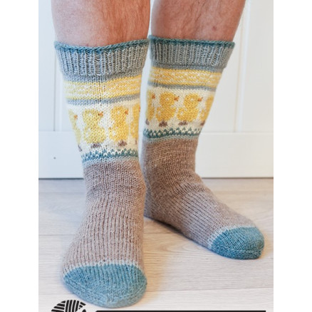 Dancing Chicken Socks by DROPS Design - Sokker Strikkeopskrift str. 35/37 - 44/46 Dancing Chicken Socks by DROPS Design - Sokker Strikkeopskrift str. 35/37 - 44/46