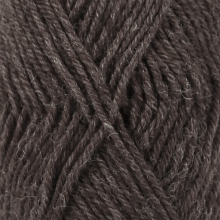 Drops Karisma Garn Unicolor 56 Mørkebrun Drops Karisma Garn Unicolor 56 Mørkebrun