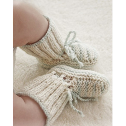First Impression Booties by DROPS Design - Baby Tøfler Strikkeopskrift str. præmatur - 3/4 år First Impression Booties by DROPS Design - Baby Tøfler Strikkeopskrift str. præmatur - 3/4 år