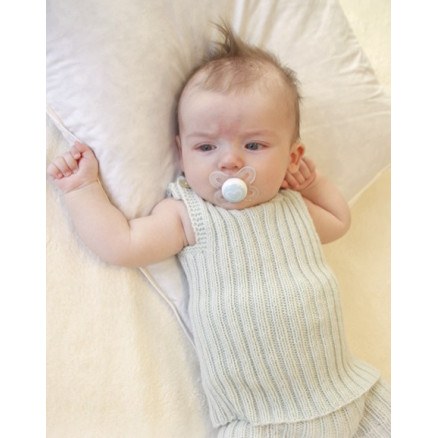 First Impression Singlet by DROPS Design - Baby undertrøje Strikkeopskrift str. Præmatur - 3/4 år First Impression Singlet by DROPS Design - Baby undertrøje Strikkeopskrift str. Præmatur - 3/4 år