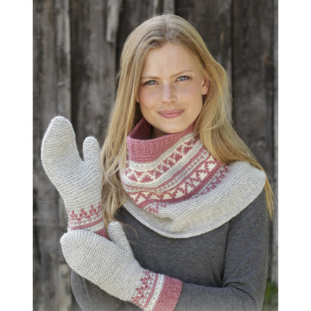 Hint of Heather Set by DROPS Design - Hals og Vanter Strikkeopskrift str. S/M - M/L Hint of Heather Set by DROPS Design - Hals og Vanter Strikkeopskrift str. S/M - M/L