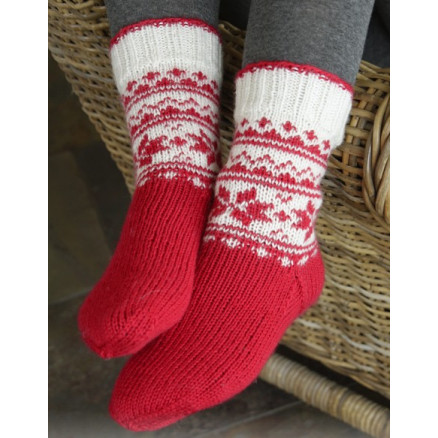 Merry & Warm by DROPS Design - Sokker Strikkeopskrift str. 32/34 - 41/43 Merry & Warm by DROPS Design - Sokker Strikkeopskrift str. 32/34 - 41/43