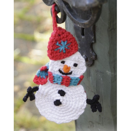 Olaf by DROPS Design - Snemand Julepynt Hækleopskrift 16 cm - 2 stk Olaf by DROPS Design - Snemand Julepynt Hækleopskrift 16 cm - 2 stk