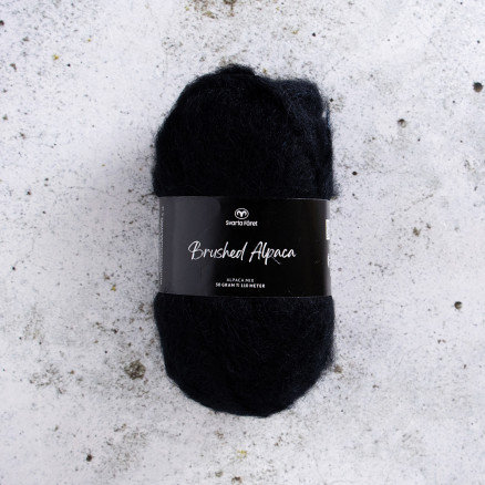 Svarta Fåret Brushed Alpaca Garn 01 Kul Sort Svarta Fåret Brushed Alpaca Garn 01 Kul Sort