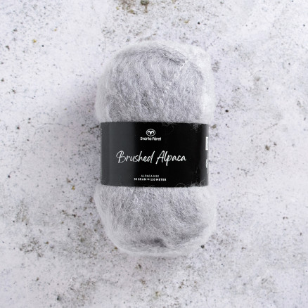 Svarta Fåret Brushed Alpaca Garn 02 Grå Svarta Fåret Brushed Alpaca Garn 02 Grå