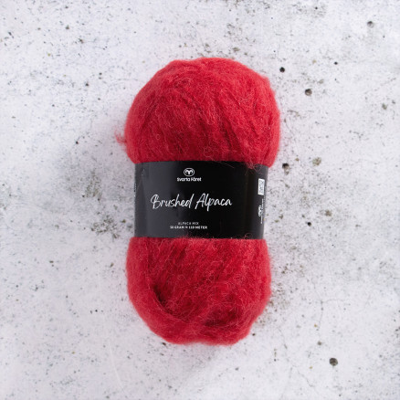 Svarta Fåret Brushed Alpaca Garn 11 Rød Svarta Fåret Brushed Alpaca Garn 11 Rød