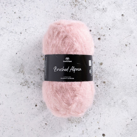 Svarta Fåret Brushed Alpaca Garn 15 Blush Svarta Fåret Brushed Alpaca Garn 15 Blush