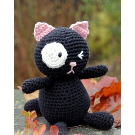 Sylvester by DROPS Design - Kat Hækleopskrift 18cm Sylvester by DROPS Design - Kat Hækleopskrift 18cm